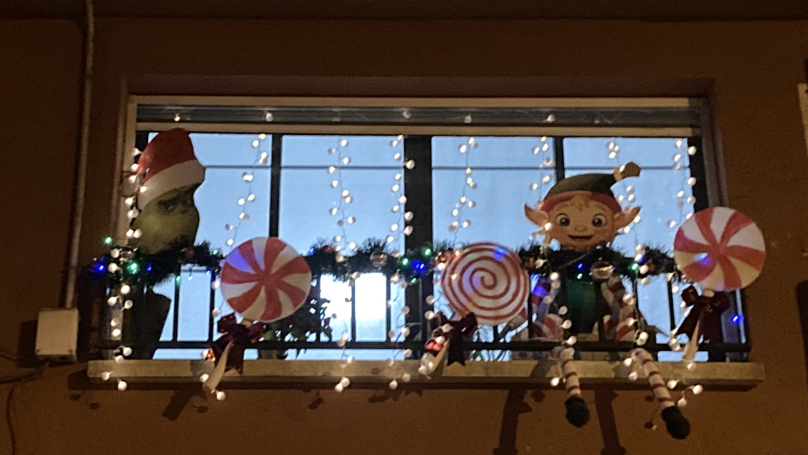 Imatge pels mitjans: Finestra entremaliada 